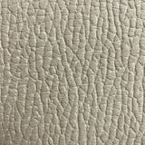 Divano Mira in tessuto lavabile con struttura in legno massello e piedini in metallo, design italiano elegante e moderno.