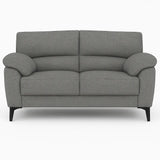 Divano Mira in tessuto lavabile con struttura in legno massello e piedini in metallo, design italiano elegante e moderno.