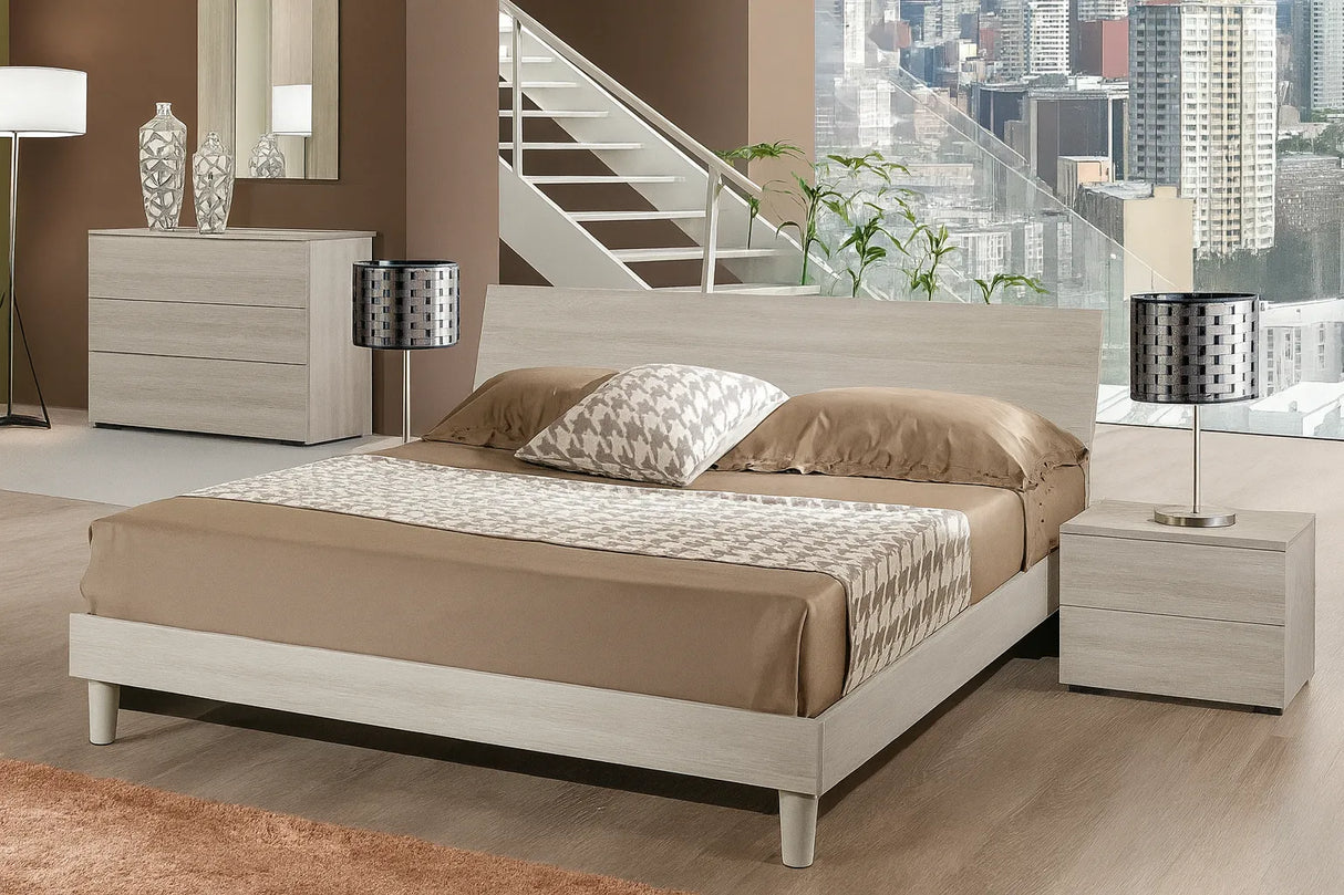 Camera da Letto Varsavia in finitura olmo chiaro con armadio a sei ante e design moderno – Europa Mobili