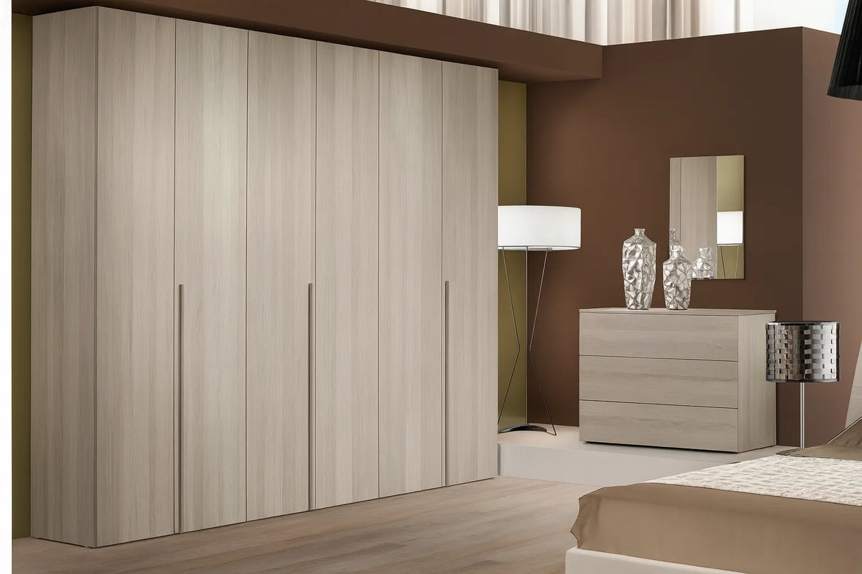 Camera da Letto Varsavia in finitura olmo chiaro con armadio a sei ante e design moderno – Europa Mobili