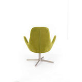 Poltrona girevole in tessuto verde con base cromata in metallo dal design moderno e seduta avvolgente.
