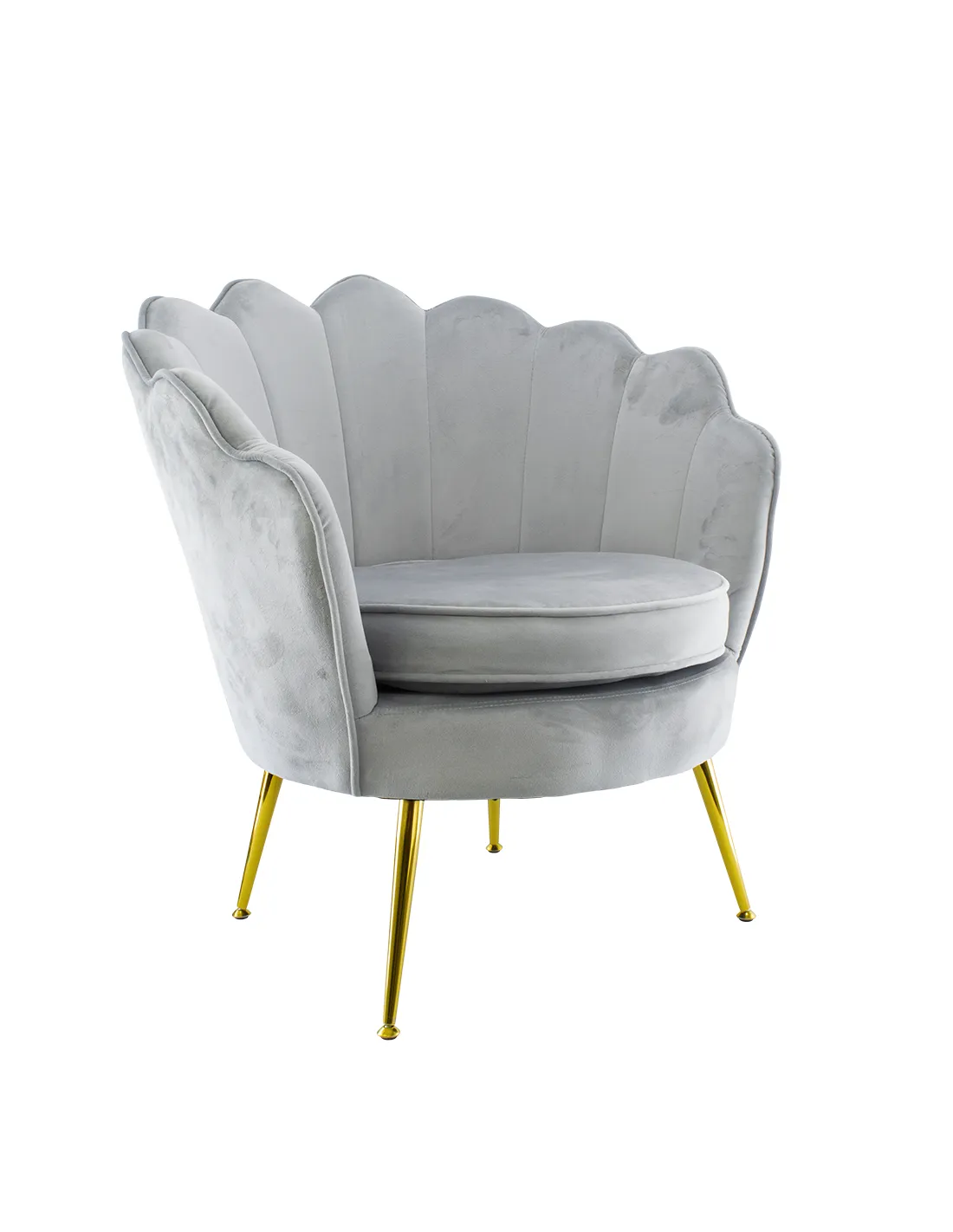 Poltrona in velluto con schienale a conchiglia e gambe dorate, ideale per soggiorno, camera da letto o ambienti eleganti.