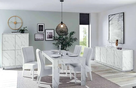 Sala Greta soggiorno moderno effetto marmo bianco.