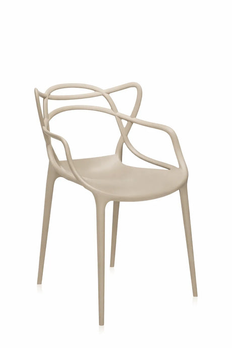 Sedia 133 in polipropilene ergonomica e impilabile, resistente e disponibile in vari colori