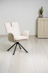 Sedia Camilla in tessuto e velluto beige con base in metallo nero, venduta in set da 2 sedie.