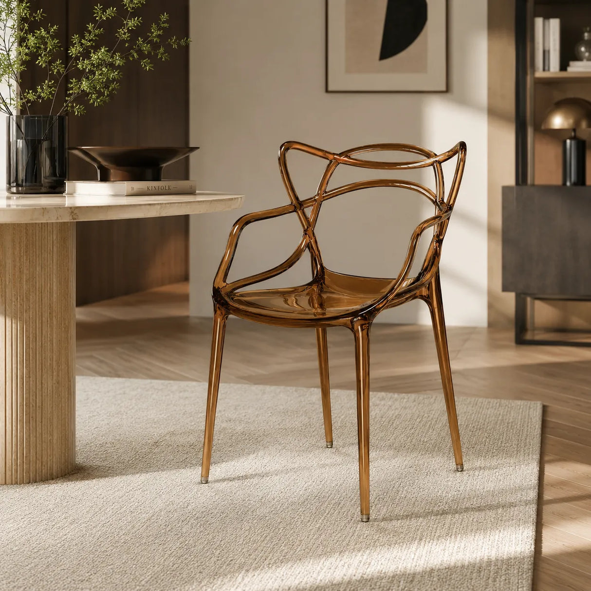 Sedia Curve in policarbonato brnzo lucido con design moderno e linee intrecciate