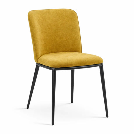 Set 2 sedie Luma imbottite in tessuto senape con gambe in metallo nero design moderno per sala da pranzo