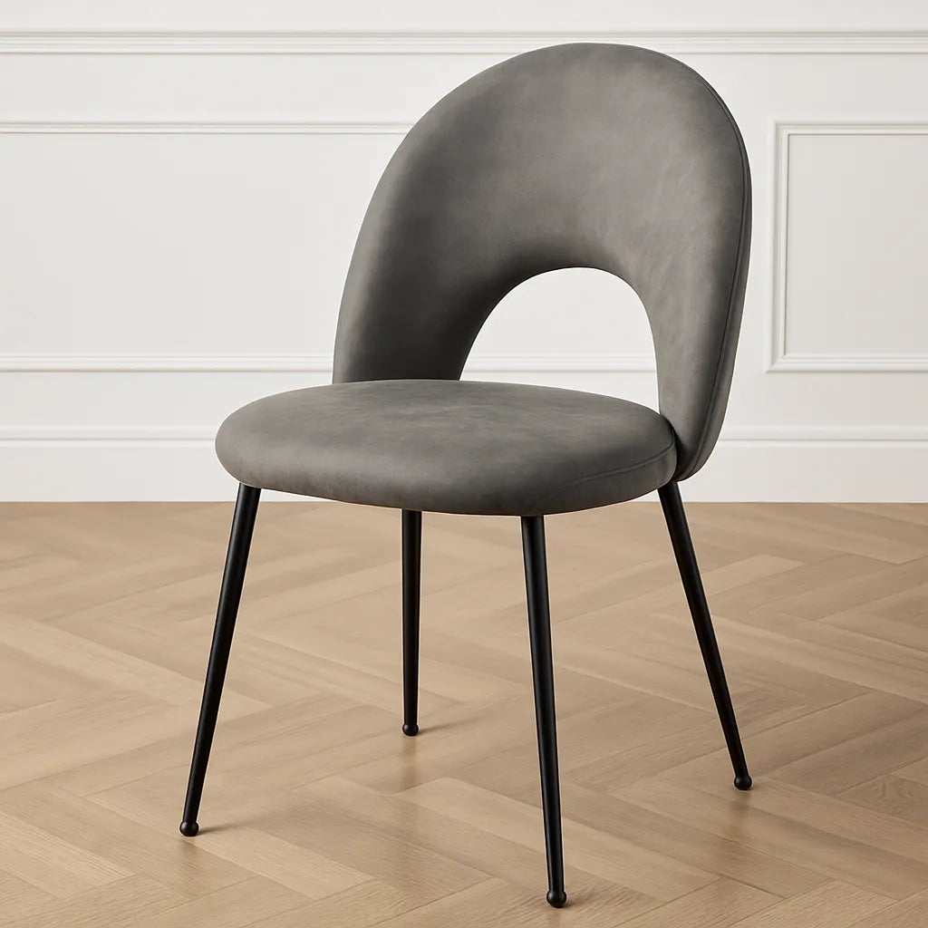 Sedia Paola in tessuto Nabuk con gambe in metallo nero e schienale imbottito
