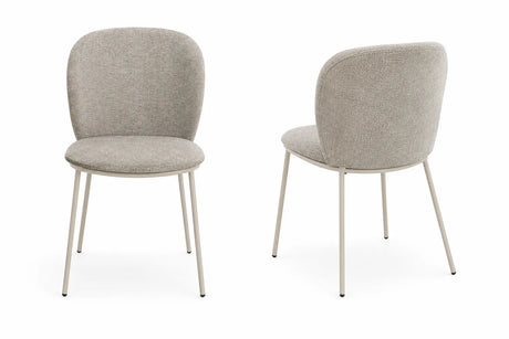 Set da 2 sedie Dea imbottite in tessuto antimacchia e antigraffio, disponibili nelle finiture Tortora con gambe Cashmere e Antracite con gambe Nero.