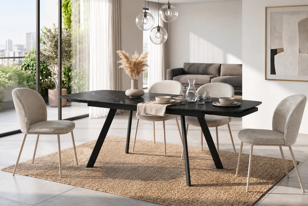 Set da 2 sedie Dea imbottite in tessuto antimacchia e antigraffio, disponibili nelle finiture Tortora con gambe Cashmere e Antracite con gambe Nero.