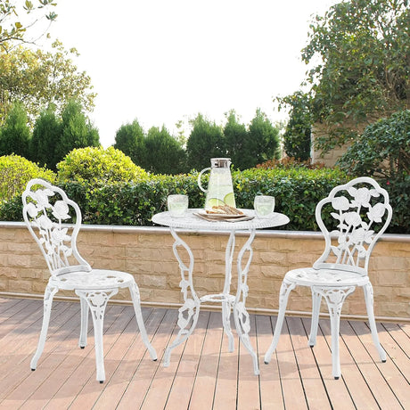 Set da giardino vintage 3 pezzi in alluminio bianco, composto da tavolo con foro per ombrellone e due sedie decorate in stile floreale

