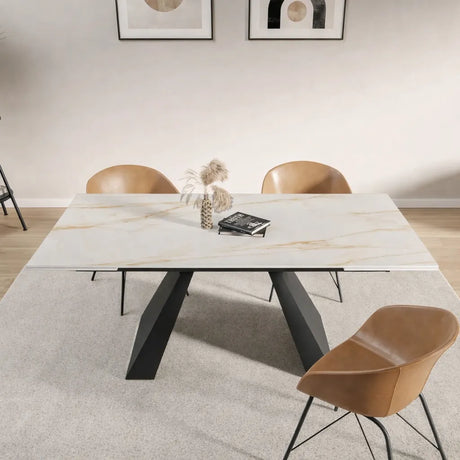 Tavolo Alex allungabile con top in gres porcellanato effetto marmo Calacatta e gambe in metallo nero
