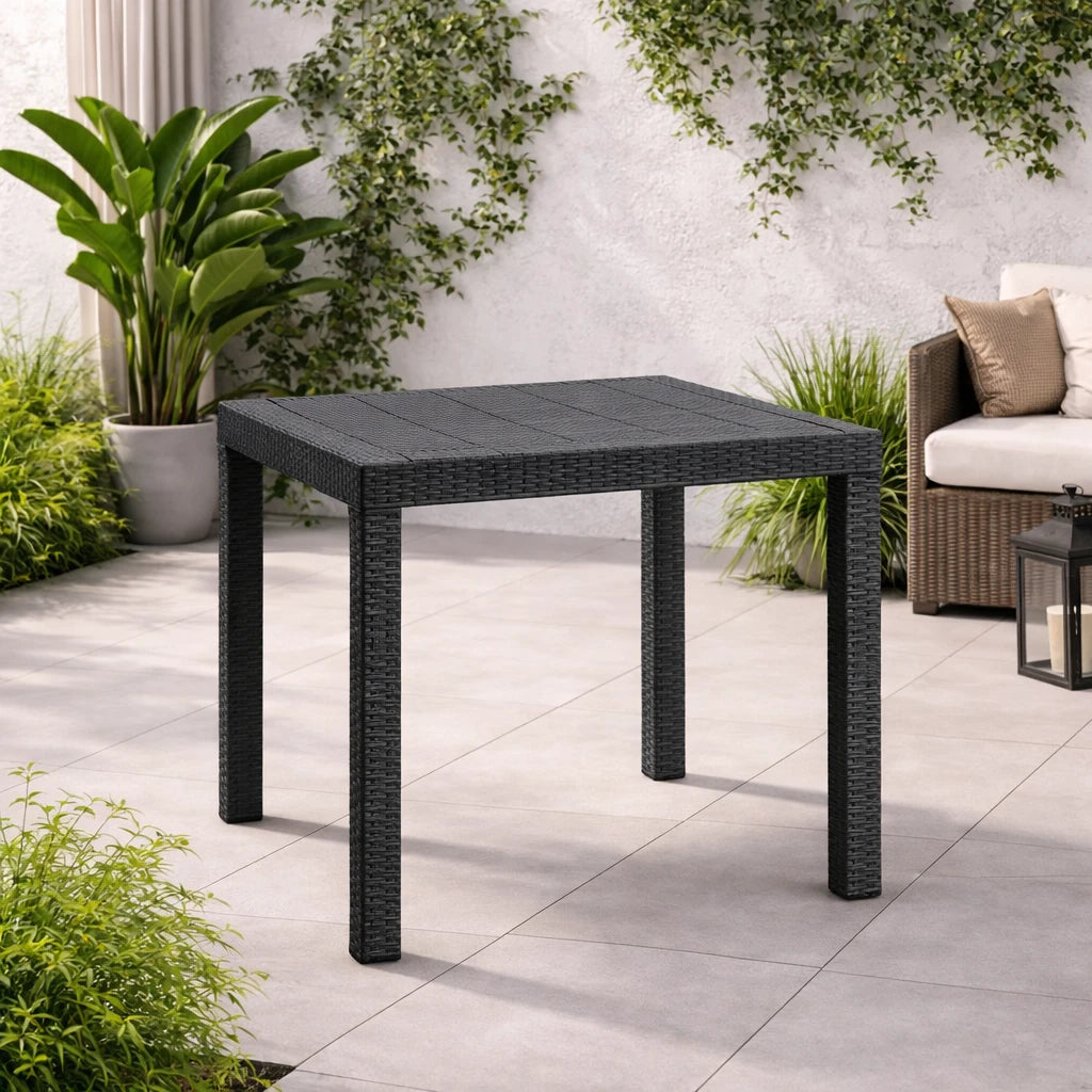 Tavolo Dallas piccolo da esterno 80x80 cm in polipropilene effetto rattan con foro ombrellone centrale