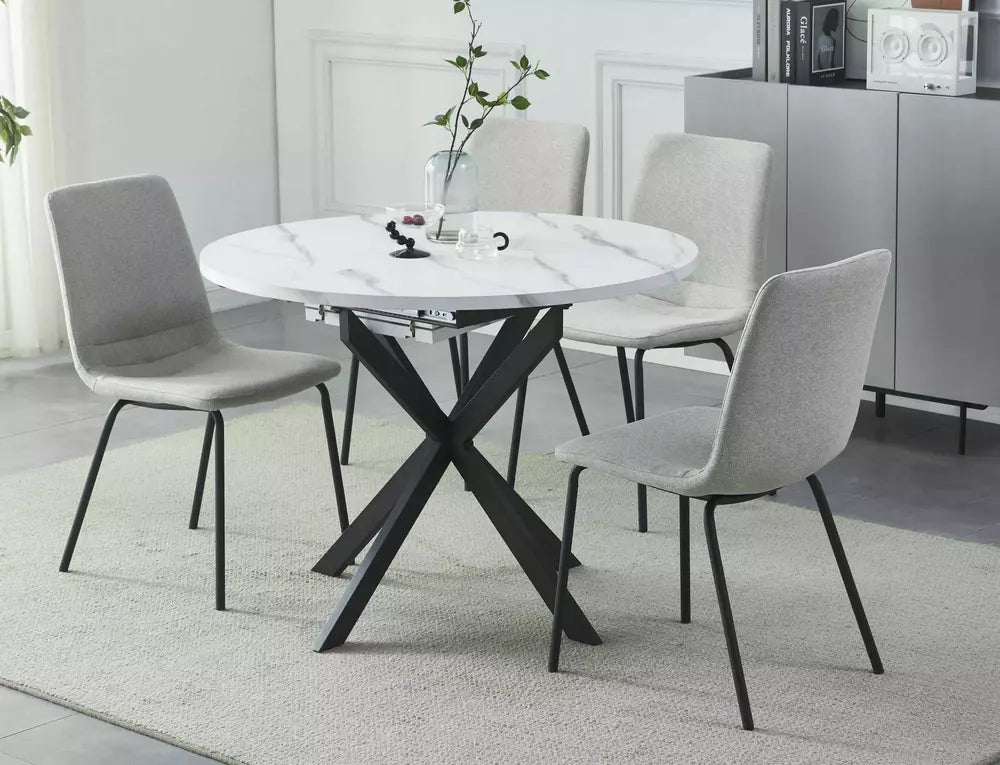 Tavolo allungabile Gaston con piano effetto rovere artigianale e gambe in metallo nero