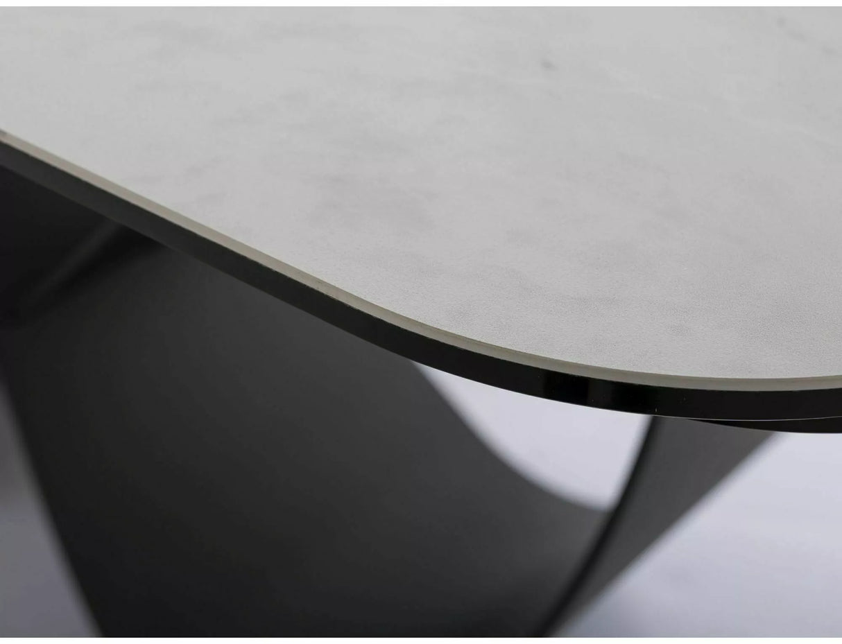 Tavolo Infinity Ceramic allungabile con top in vetroceramica effetto marmo bianco e struttura in metallo nero